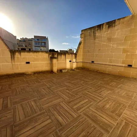 Spacious Bright With Billiard Table And Terrace *