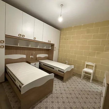 Spacious Bright With Billiard Table And Terrace *