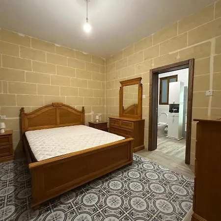 Spacious Bright With Billiard Table And Terrace Appartamento Sannat